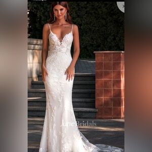 Modern White Mermaid Wedding Dress